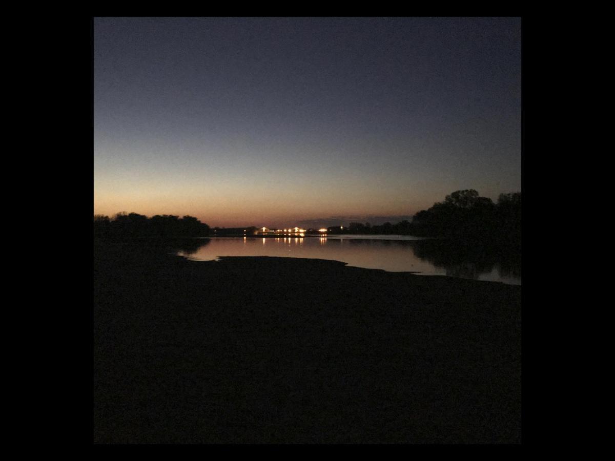 Une Nuit Sur Loire Treves-Cunault Экстерьер фото